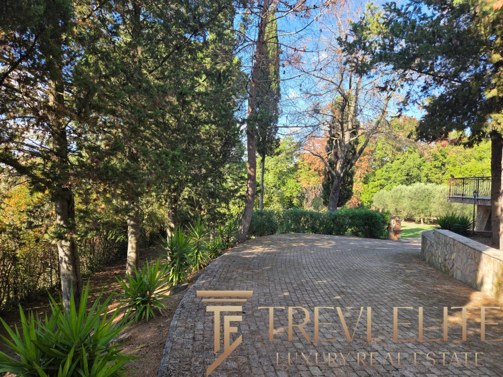 Villa in Rome, Italy, 700 m² - picture 7