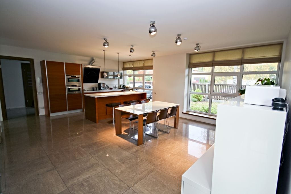 Casa en Melluzi, Letonia, 192 m² - imagen 1