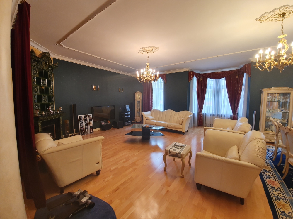 Piso en Riga, Letonia, 200 m² - imagen 1