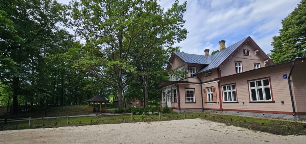 Flat Dzelzcela (Asari), Latvia, 389 m² - picture 2
