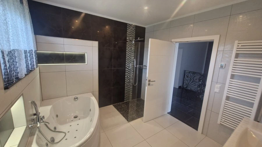 Flat in Diekirch, Luxembourg, 190 m² - picture 6