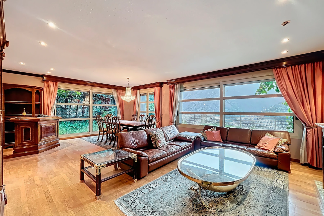 Appartement dans Les Escaldes, Andorre, 1 000 m² - image 2