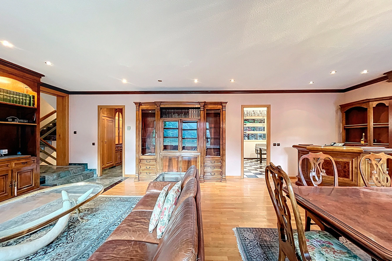 Appartement dans Les Escaldes, Andorre, 1 000 m² - image 5