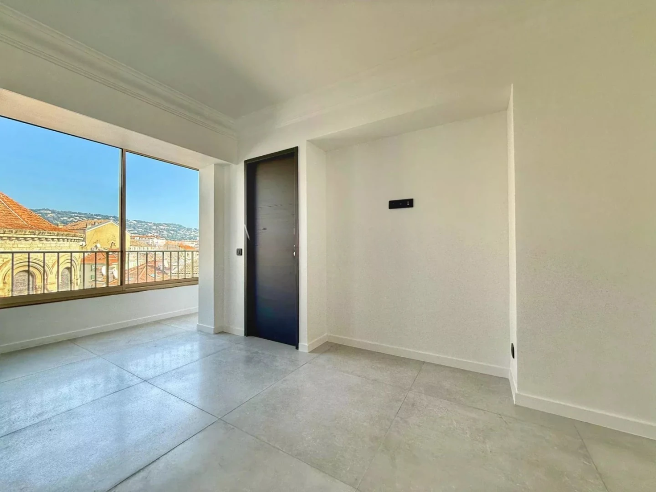 Flat in Cannes, France, 53 m² - picture 7