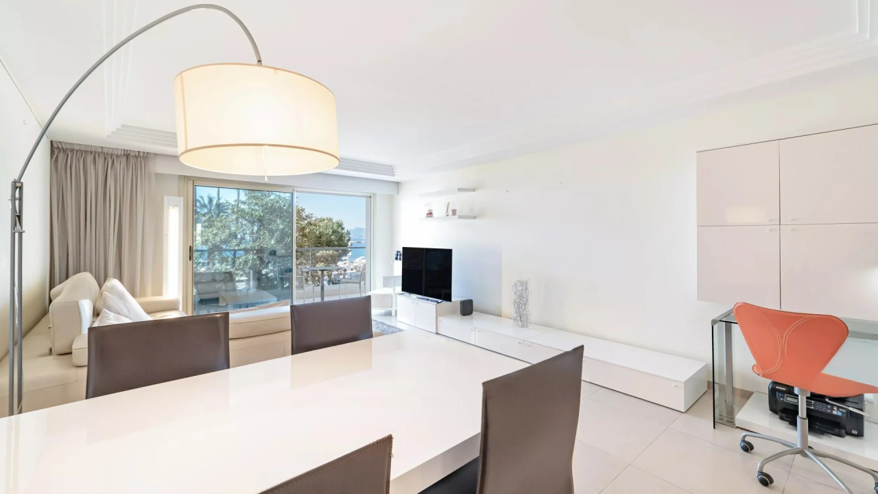 Flat in Cannes, France, 103 m² - picture 7