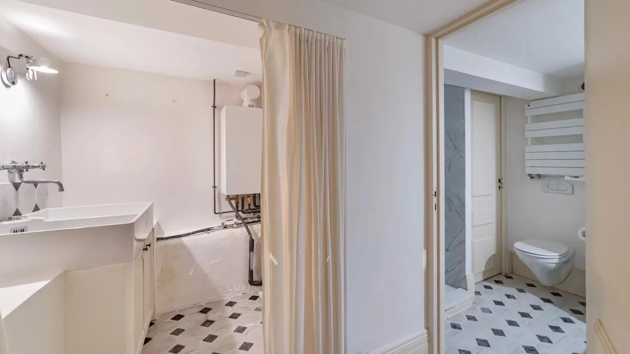 Flat in Cannes, France, 232 m² - picture 13