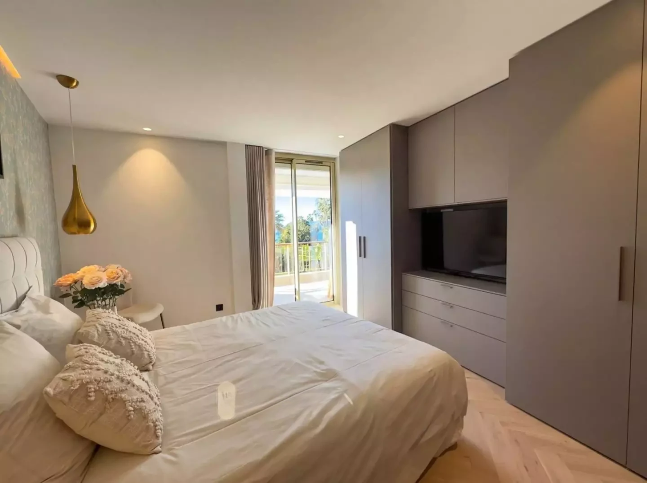 Flat in Cannes, France, 85 m² - picture 4
