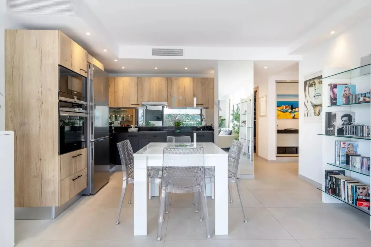 Flat in Cannes, France, 76 m² - picture 6