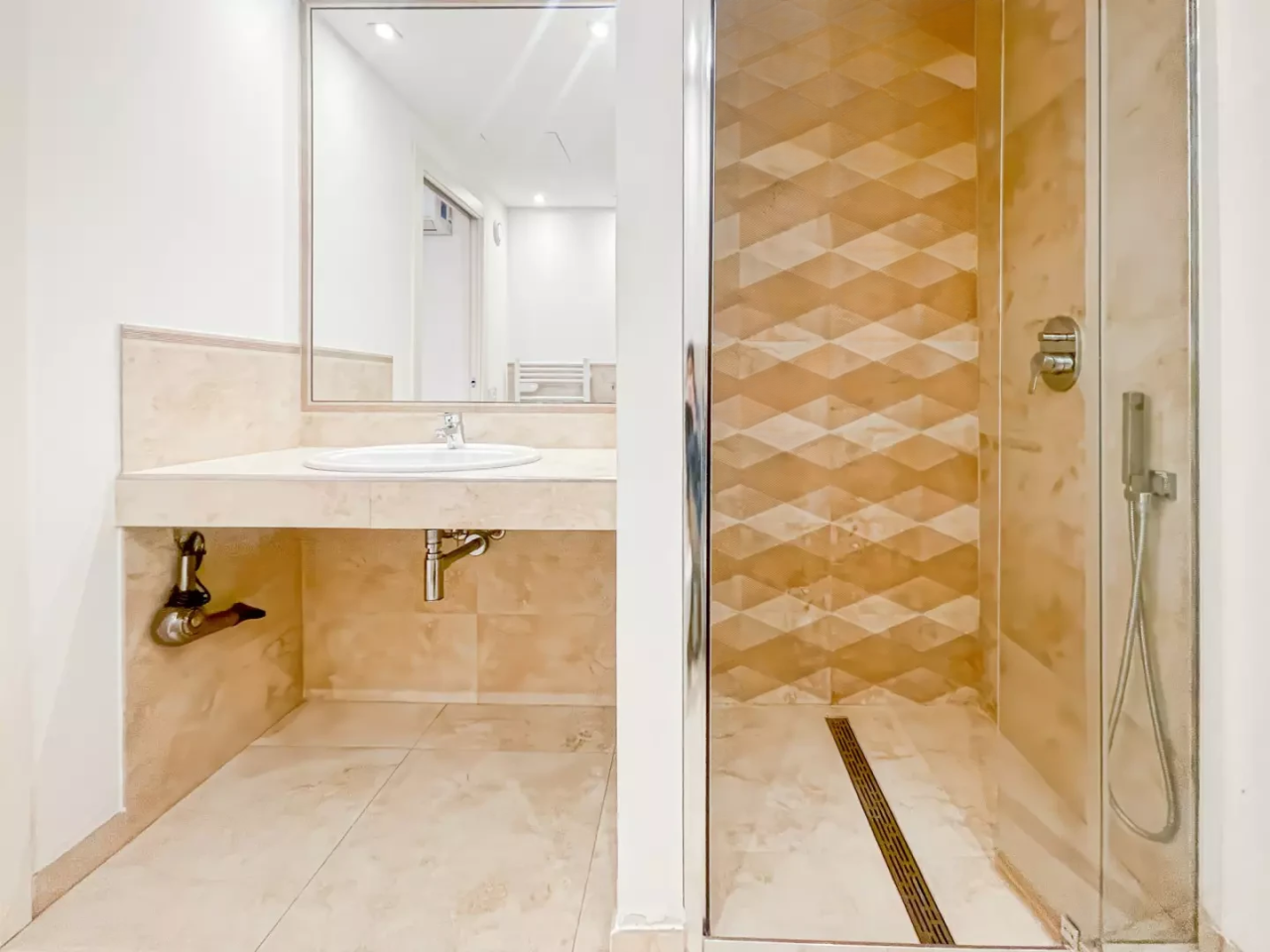 House in Cannes, France, 52 m² - picture 6