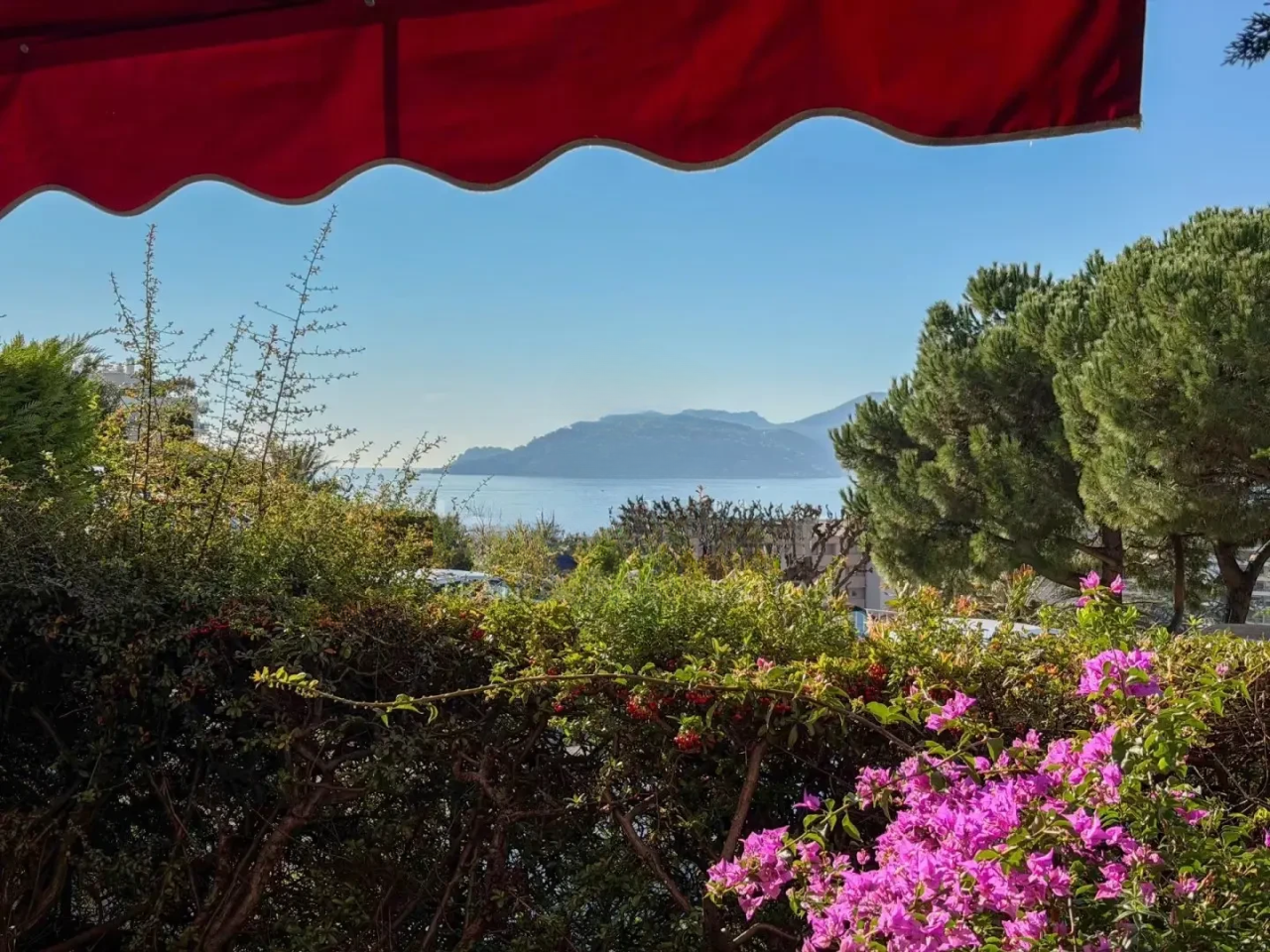 Flat in Cannes, France, 52 m² - picture 1