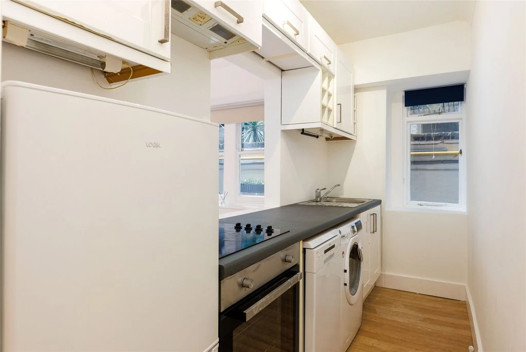 Flat in London, United Kingdom, 36 m² - picture 1