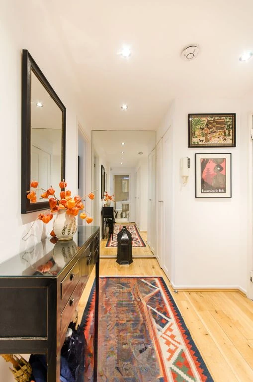 Flat in London, United Kingdom, 48 m² - picture 1
