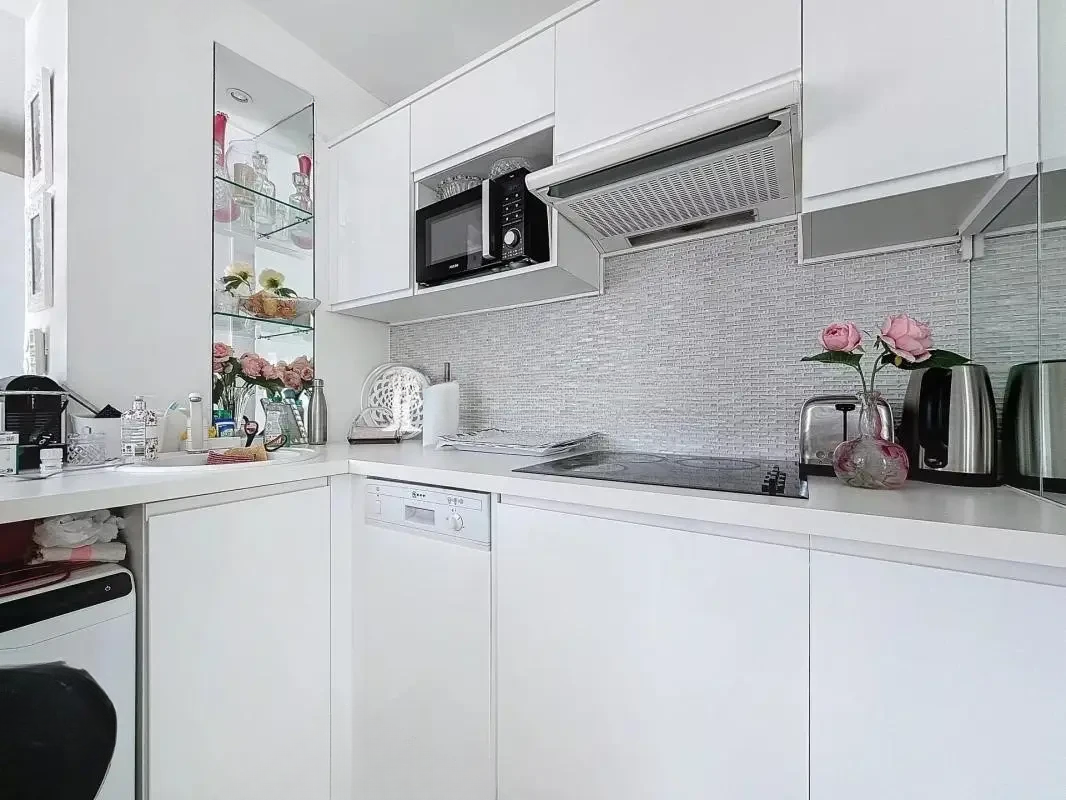 Flat in Cannes, France, 22 m² - picture 4