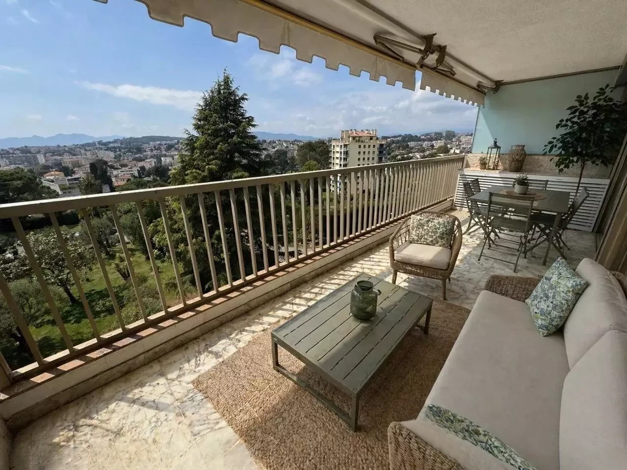 House in Cannes, France, 106 m² - picture 1
