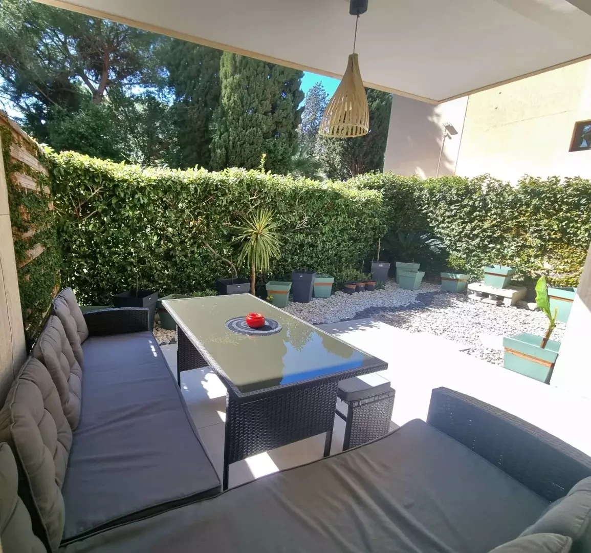 Flat in Cannes, France, 31 m² - picture 2