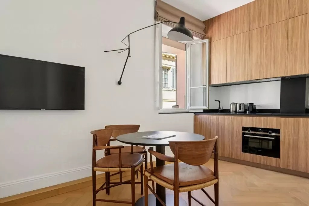 Flat in Cannes, France, 36 m² - picture 2