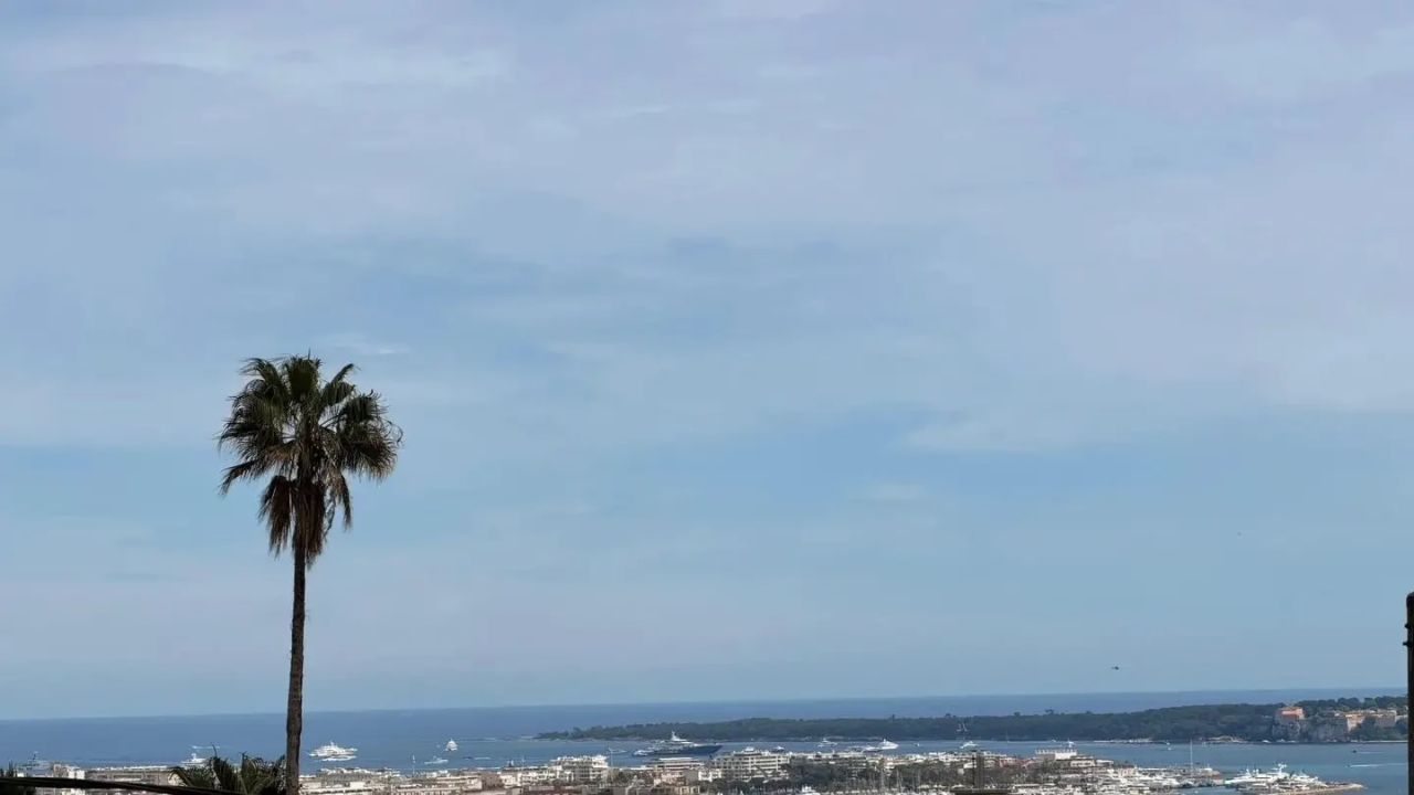 Flat in Cannes, France, 158 m² - picture 4