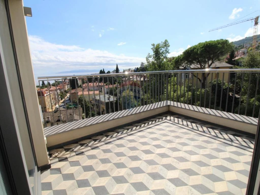 Flat in Opatija, Croatia, 130 m² - picture 1
