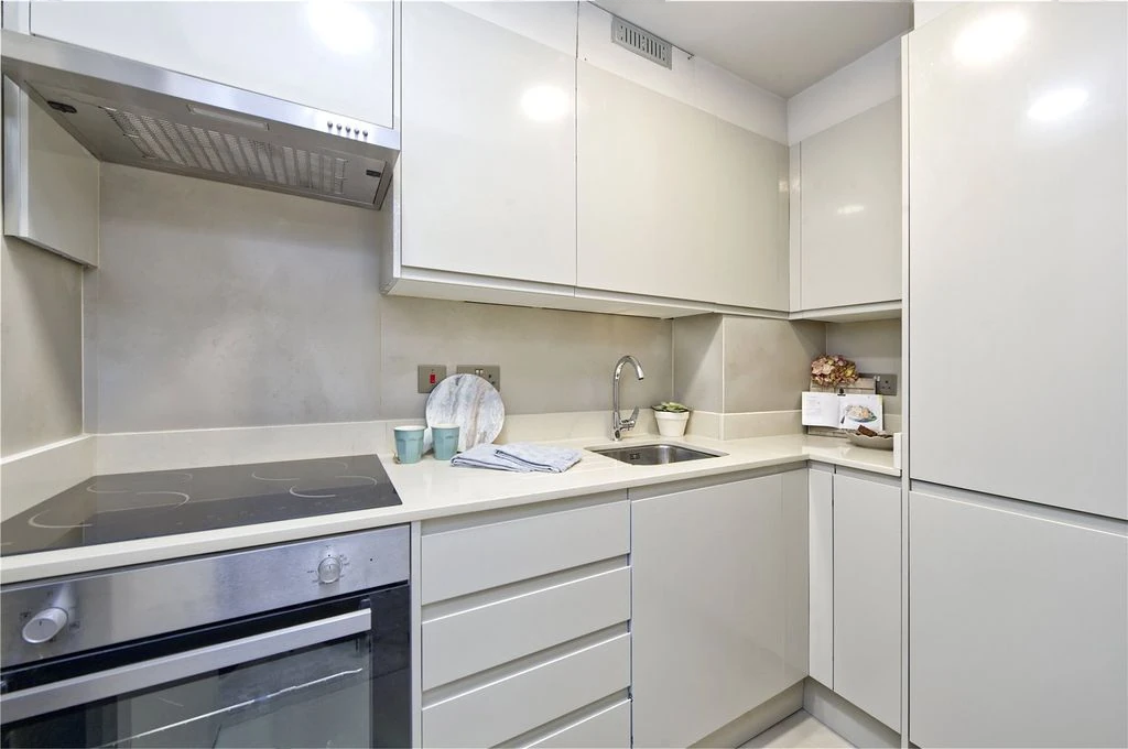Flat in London, United Kingdom, 42 m² - picture 8