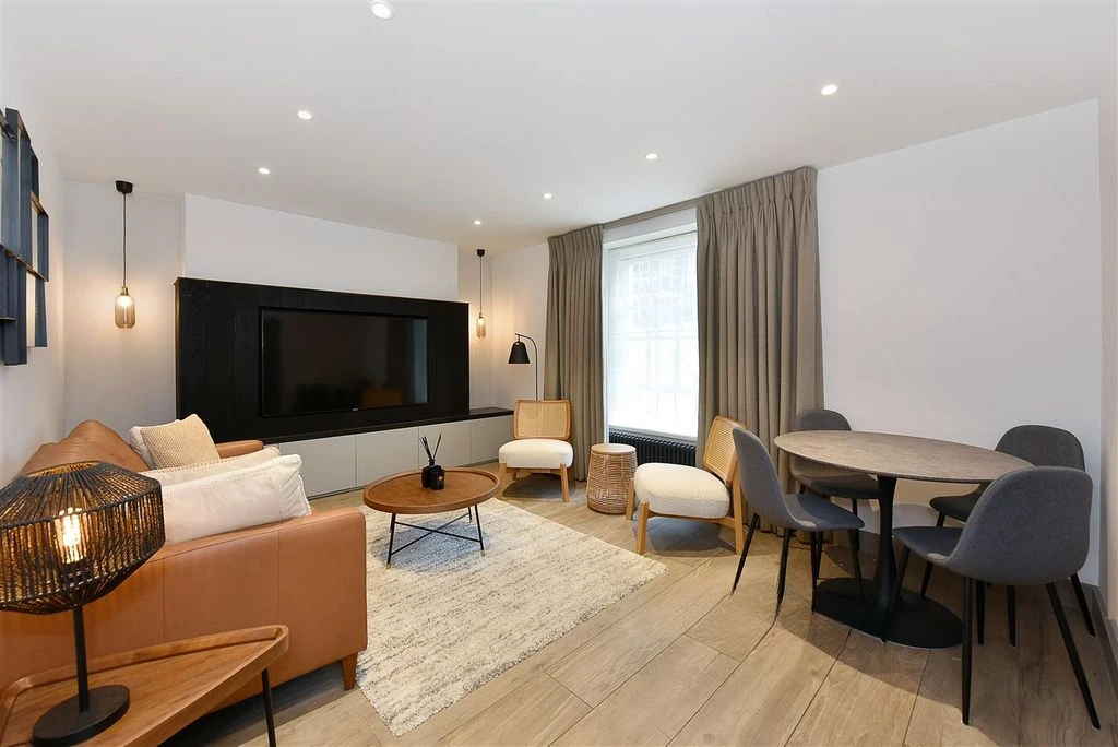 Flat in London, United Kingdom, 92 m² - picture 14