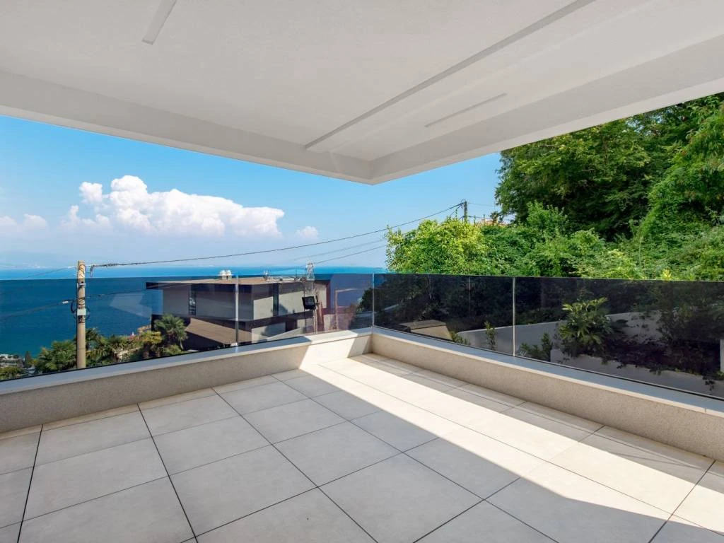Flat in Opatija, Croatia, 81 m² - picture 1