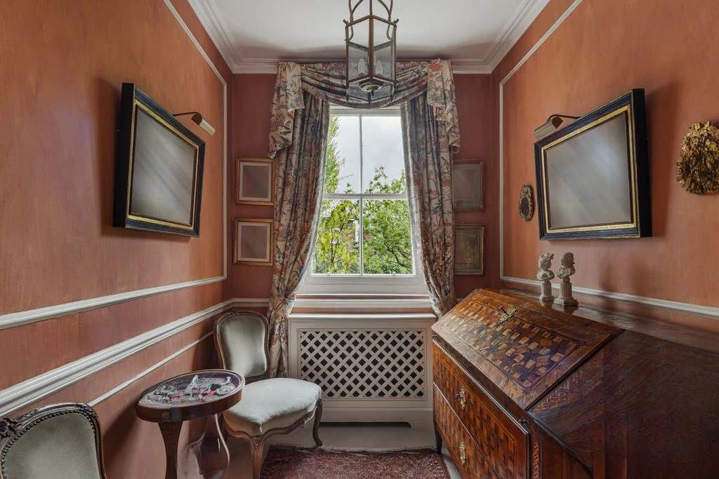 Flat in London, United Kingdom, 383 m² - picture 14