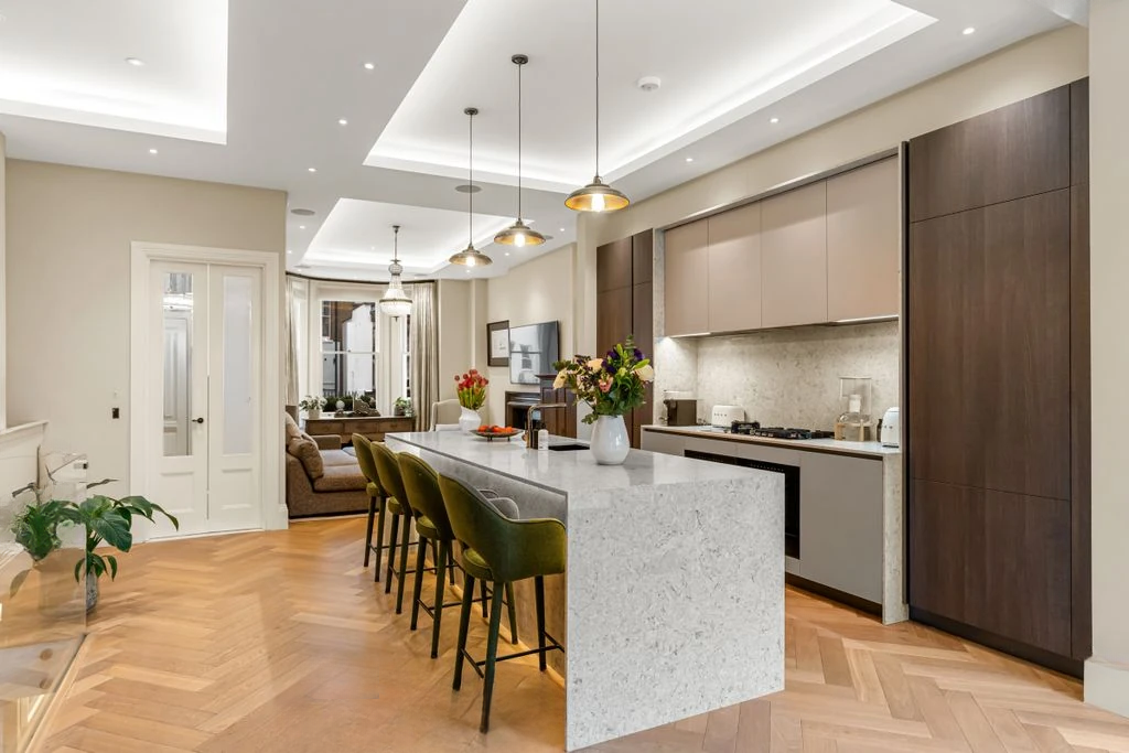 Flat in London, United Kingdom, 170 m² - picture 14