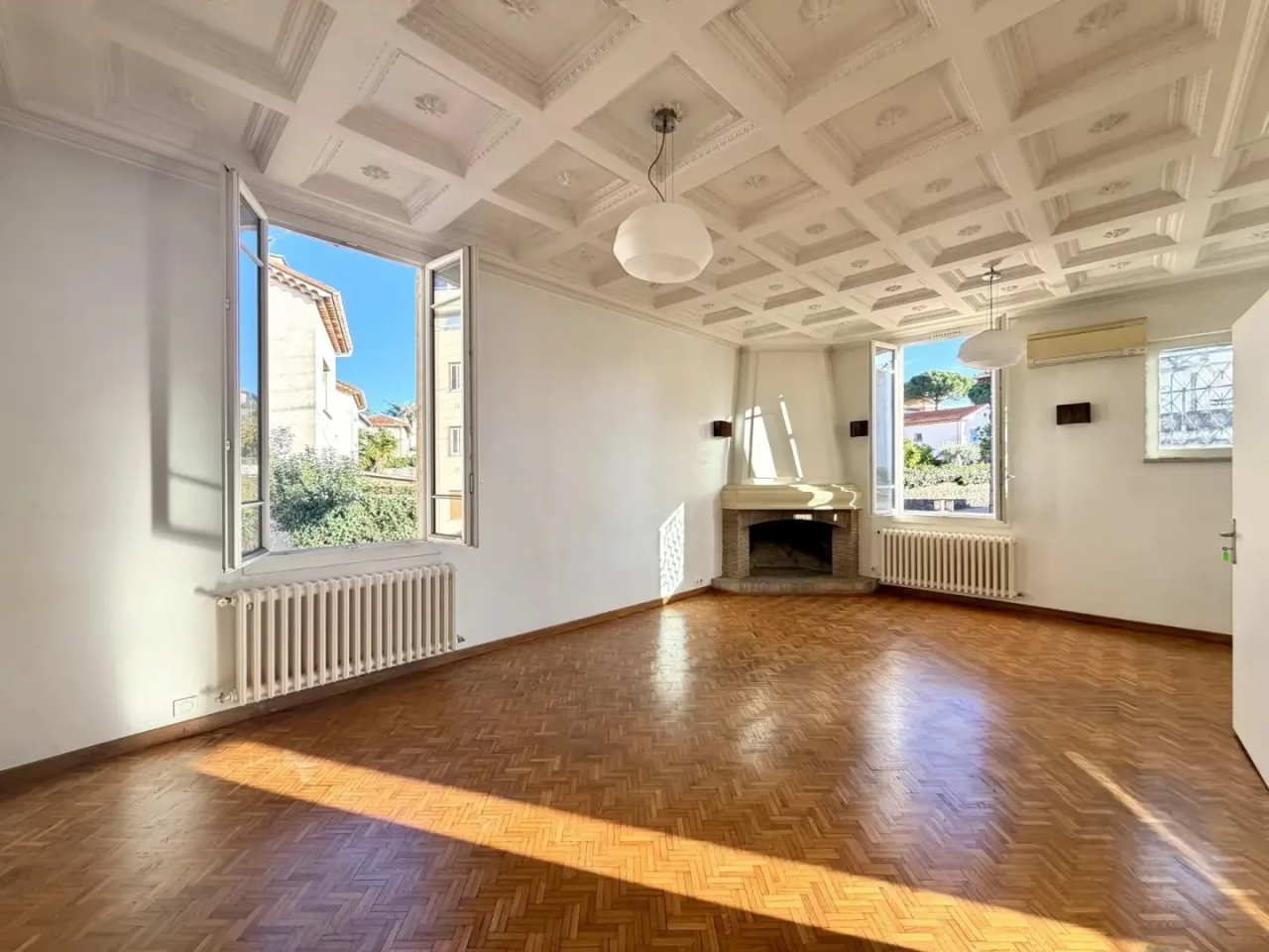 Flat in Cannes, France, 122 m² - picture 1