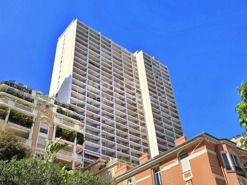 Flat in Saint Roman, Monaco, 23 m² - picture 1