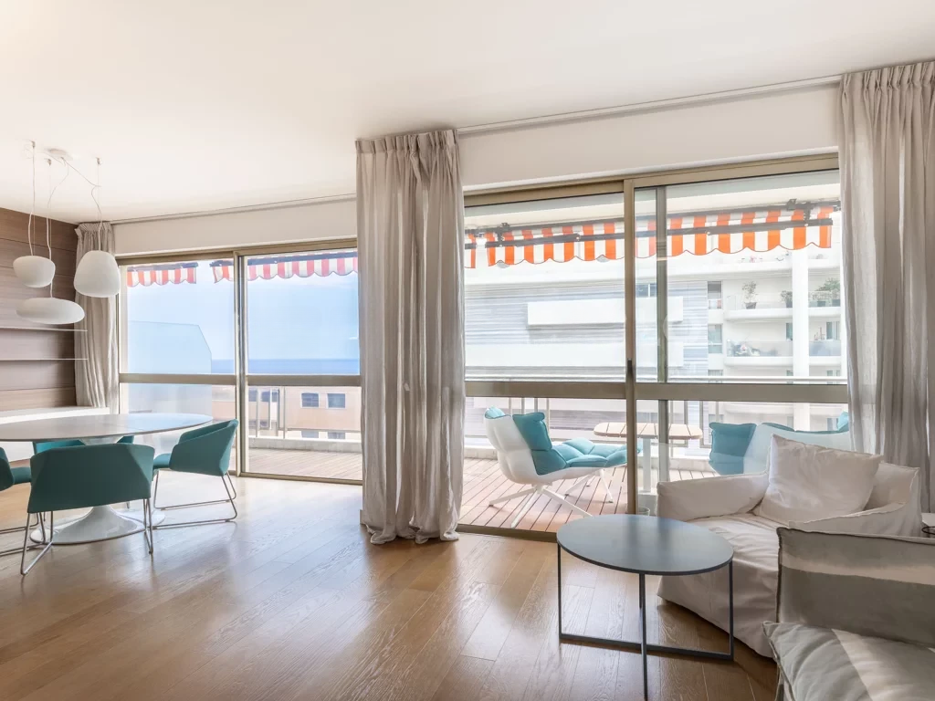 Flat in Larvotto, Monaco, 93 m² - picture 1