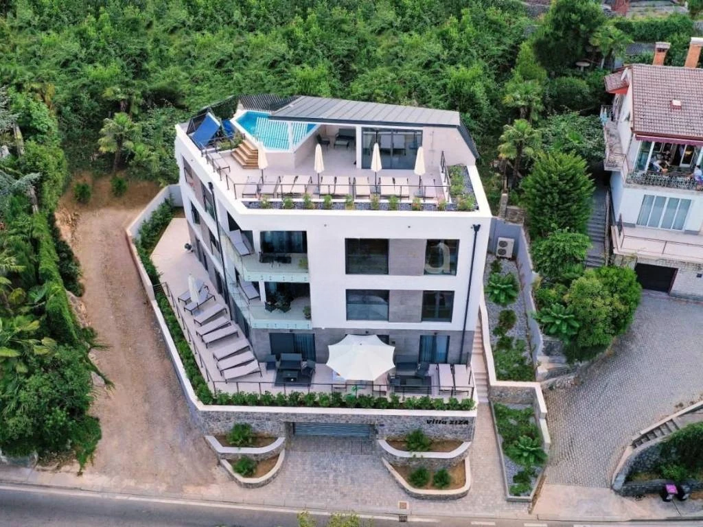 Casa en Opatija, Croacia, 455 m² - imagen 1