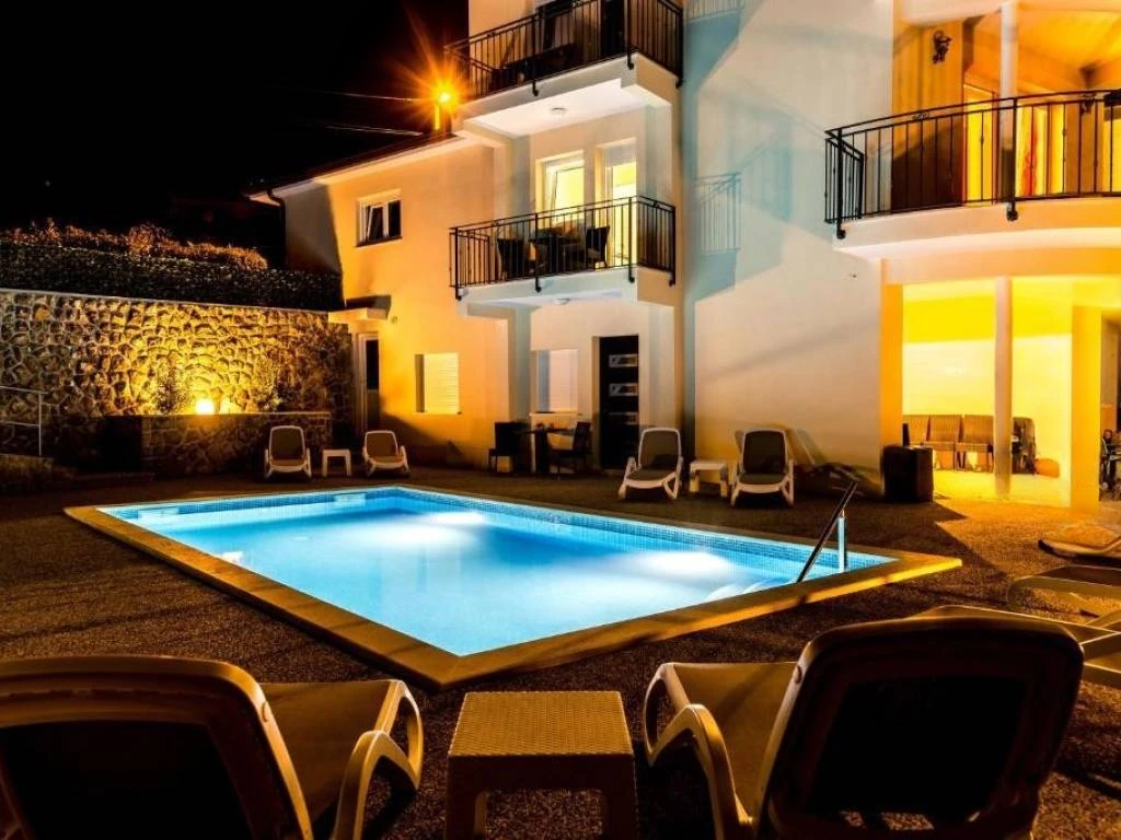 Casa a Opatija, Croazia, 380 m² - foto 2