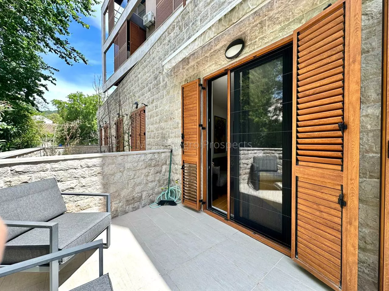Wohnung in Tivat, Montenegro, 69 m² - Foto 1