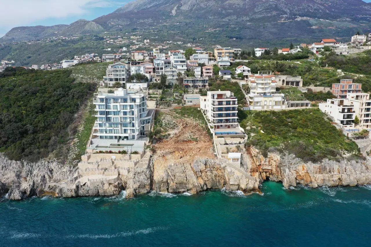 Grundstück in Dobra Voda, Montenegro, 897 m² - Foto 1