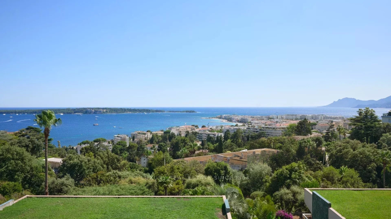 Flat in Cannes, France, 189 m² - picture 3