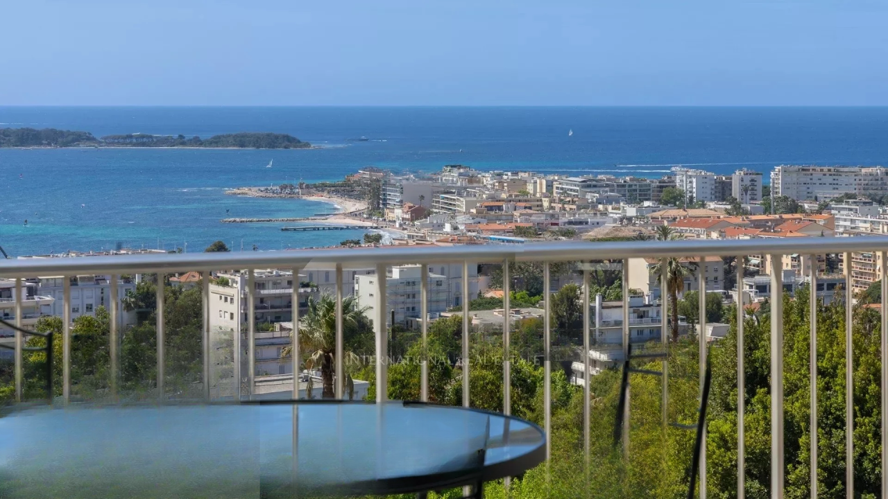 Flat in Cannes, France - picture 5