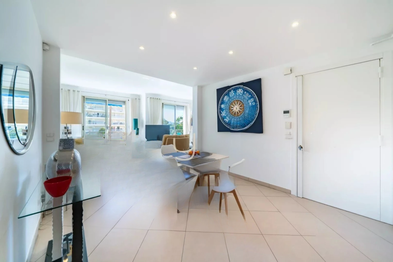 Flat in Cannes, France, 137 m² - picture 6
