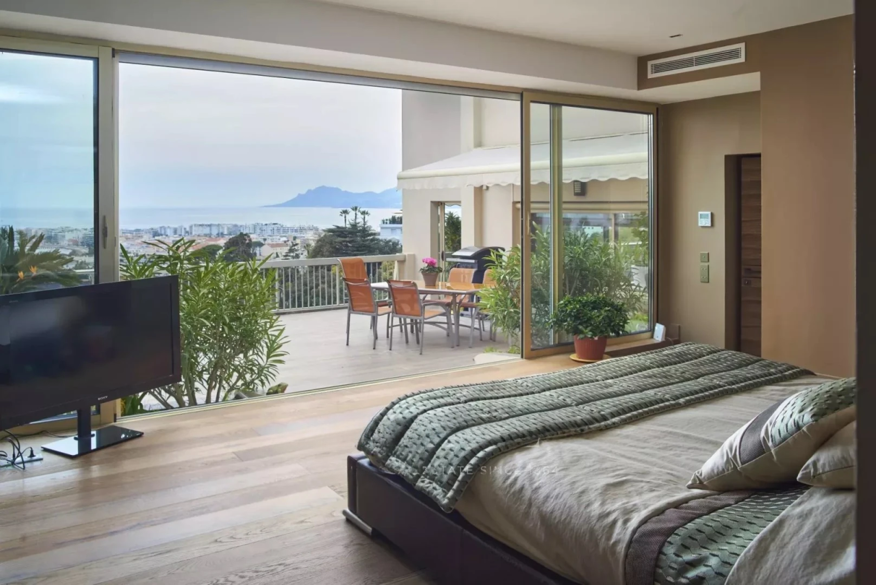 Flat in Cannes, France, 189 m² - picture 7