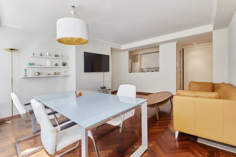 Flat in Luxembourg, Luxembourg, 115 m² - picture 2