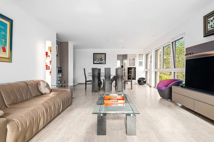 Flat in Luxembourg, Luxembourg, 135 m² - picture 5