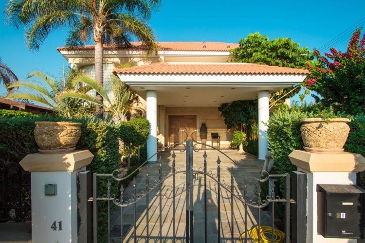 Casa en Agios Athanasios, Chipre, 687 m² - imagen 4