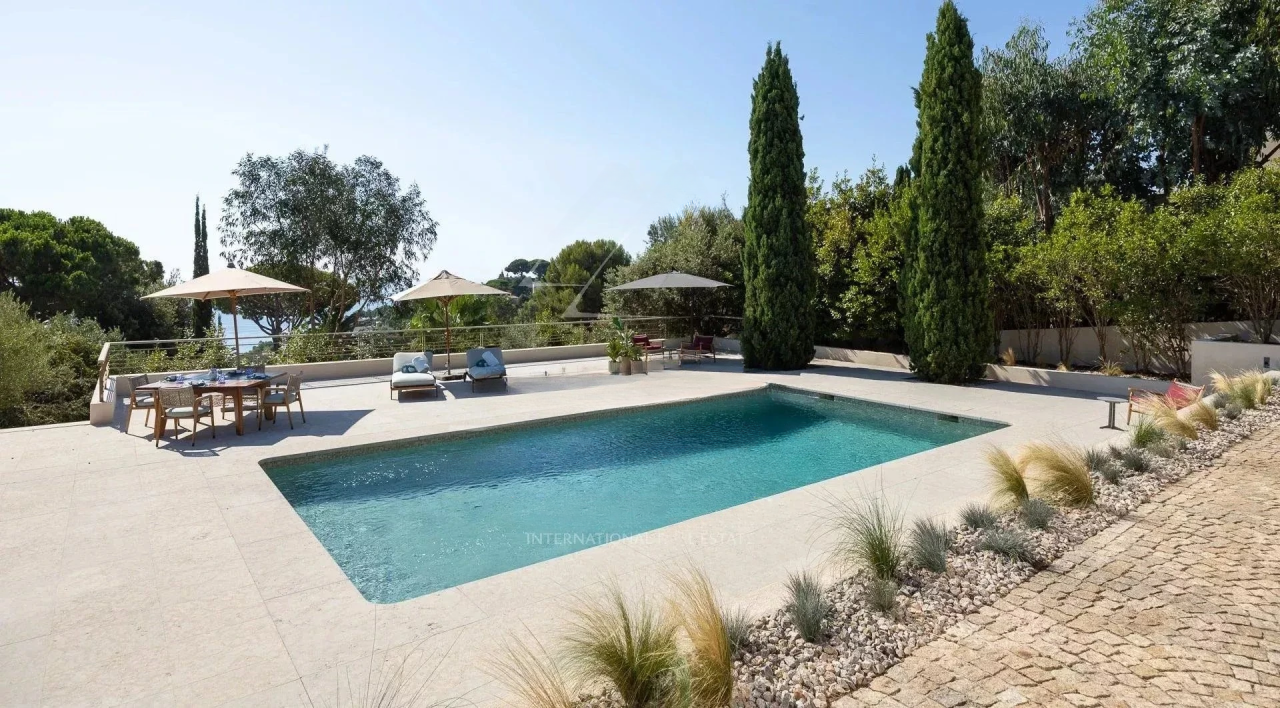 Flat in Cannes, France, 260 m² - picture 3