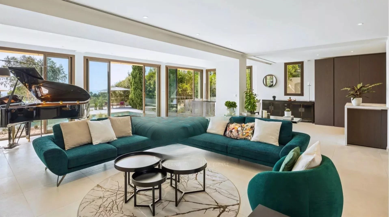 Flat in Cannes, France, 260 m² - picture 4