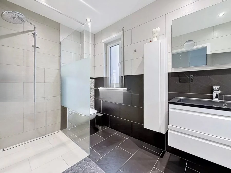 Flat in Luxembourg, Luxembourg, 64 m² - picture 5