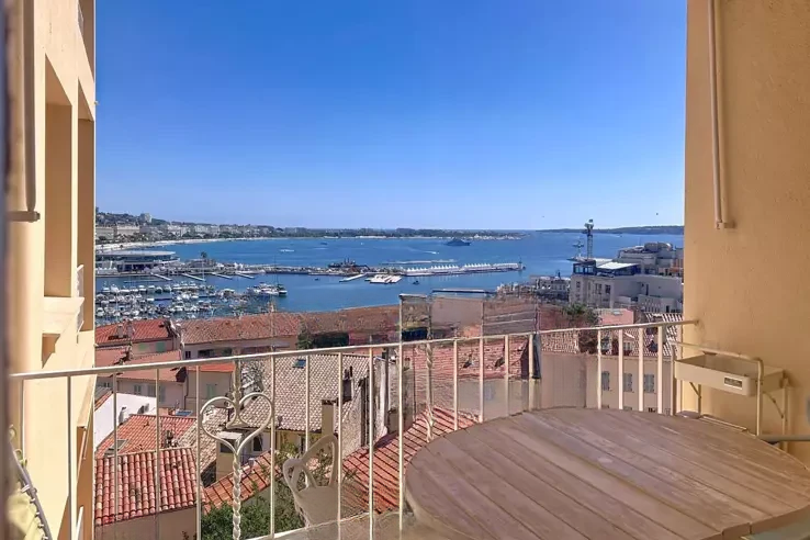 House in Cannes, France, 88 m² - picture 1