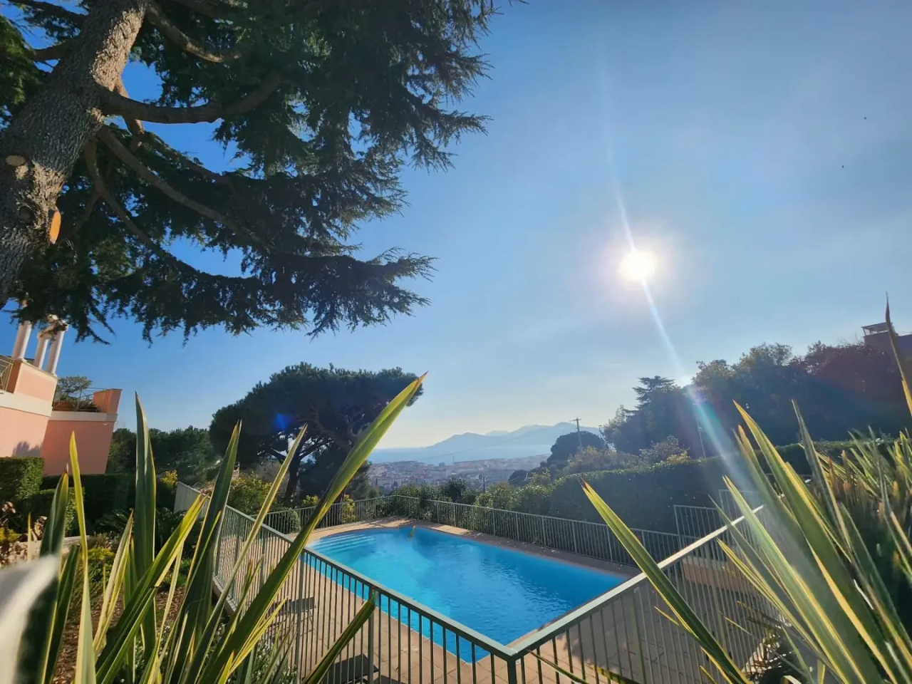 Flat in Cannes, France, 52 m² - picture 1