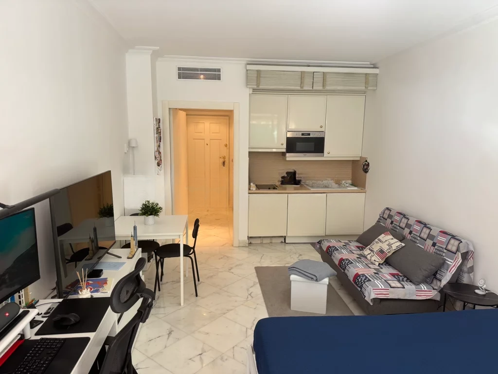 Flat in Monaco, Monaco, 48 m² - picture 3