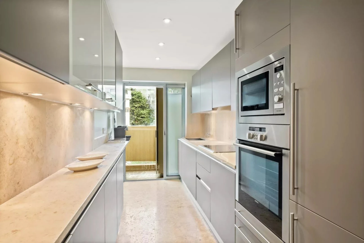Flat in Cannes, France, 89 m² - picture 4