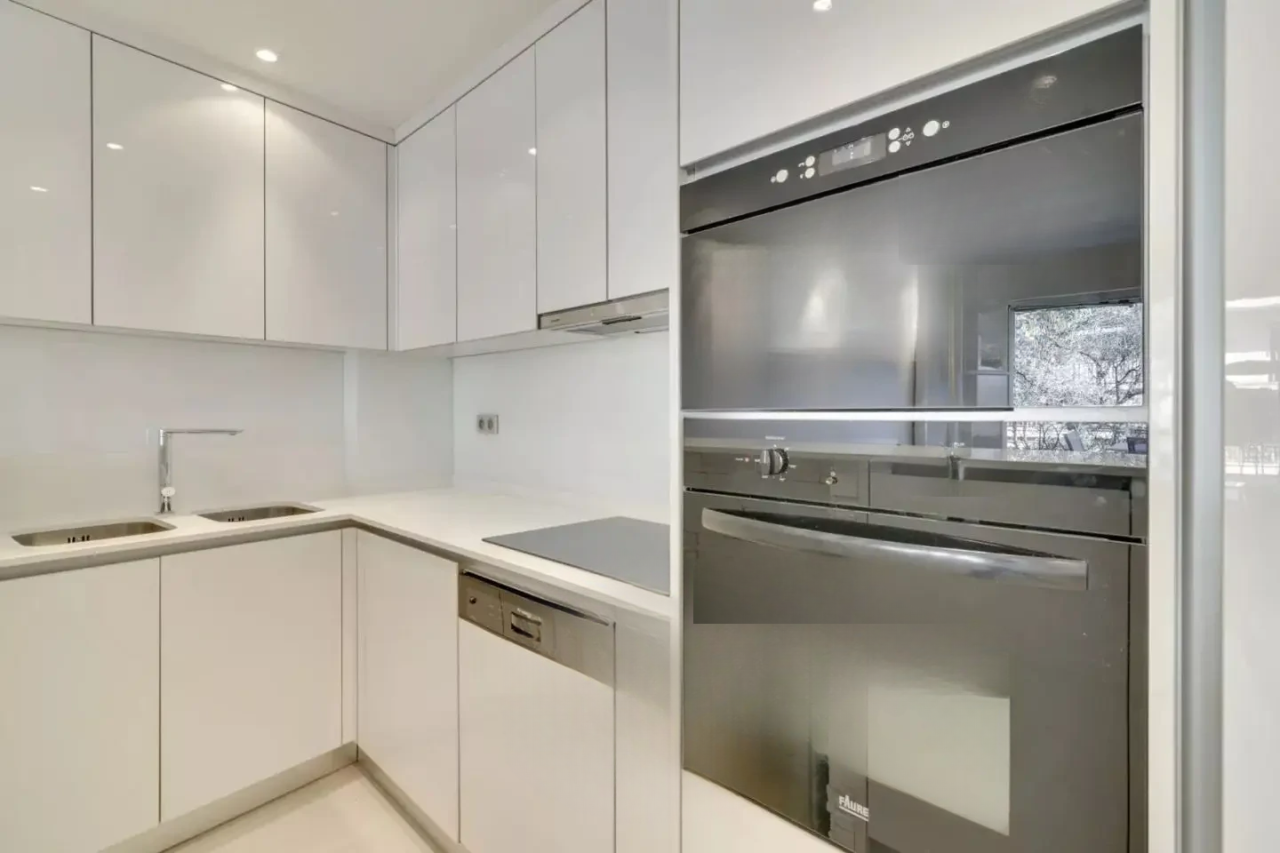 Flat in Cannes, France, 45 m² - picture 4