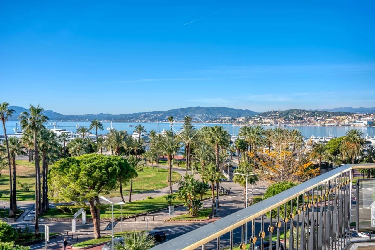 Flat in Cannes, France, 97 m² - picture 4